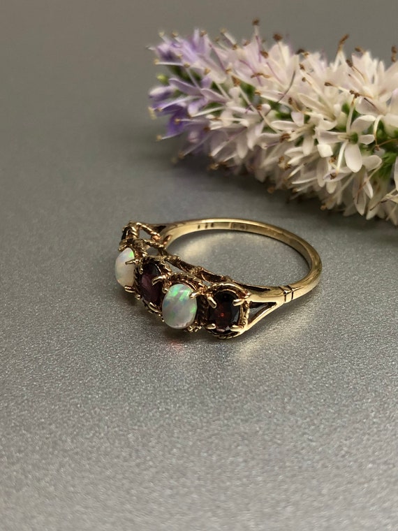 1970s Opal & Garnet 5 Stone Ring Vintage 9ct Gold… - image 4