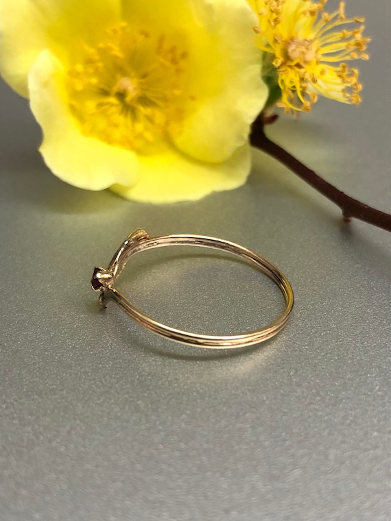 Vintage Wishbone Style Ring With Leaf & Ruby Deta… - image 7
