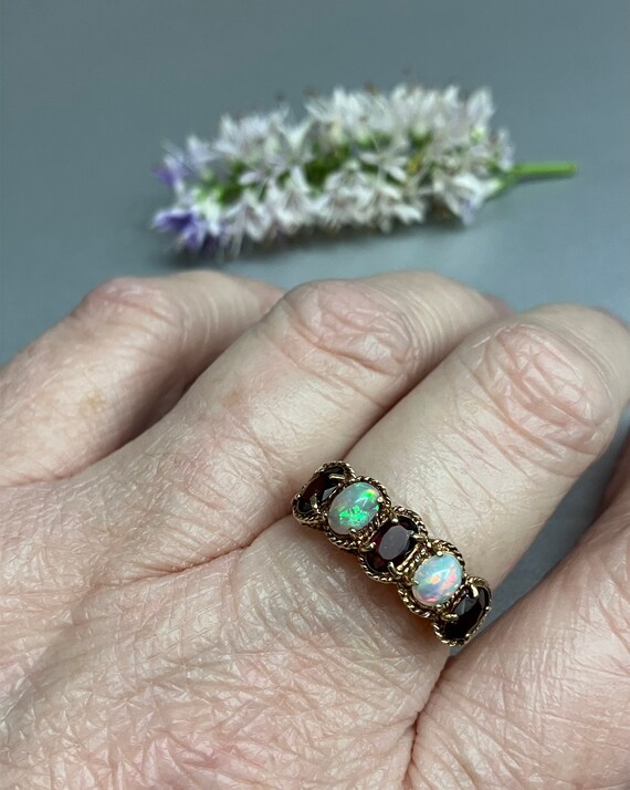 1970s Opal & Garnet 5 Stone Ring Vintage 9ct Gold… - image 8