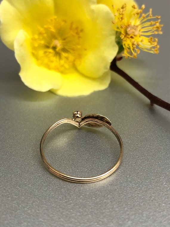 Vintage Wishbone Style Ring With Leaf & Ruby Deta… - image 5
