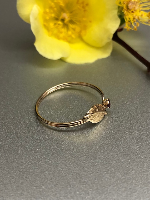 Vintage Wishbone Style Ring With Leaf & Ruby Deta… - image 4