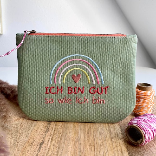 Stickdatei "Gut so wie ich bin" 10x10 und 13x18 für Stickmaschine Regenbogen Herz Spruch Deutsch Affirmation Kinder