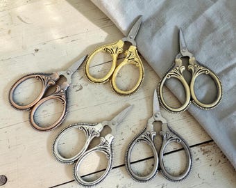 Retro Embroidery Sharp Scissors: Shabby Chic Sewing Supplies
