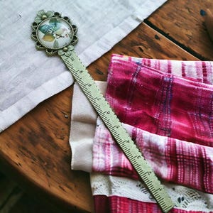 Retro Metal Ruler – Multi-Functional Needlework & Sewing Tool – Vintage Style Measuring Ruler