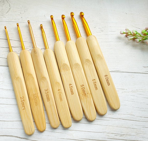 8 Piece Ergonomic Bamboo Lightweight Design Crochet Hook Set Mothers Day  Crochet Gift Set 