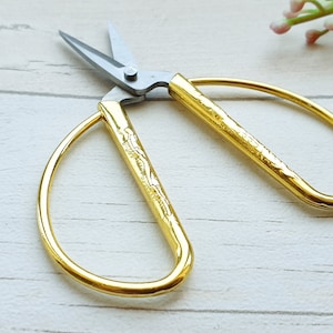 Retro style sewing scissors - Travel Sewing Scissors - Rustic Shabby Chic Sewing Supplies - Embroidery Scissors