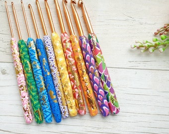 10 Piece Ergonomic Floral Design Crochet Hook set, Gift for Mother's day, grandmother, friend - Mothers Day Crochet Gift Set