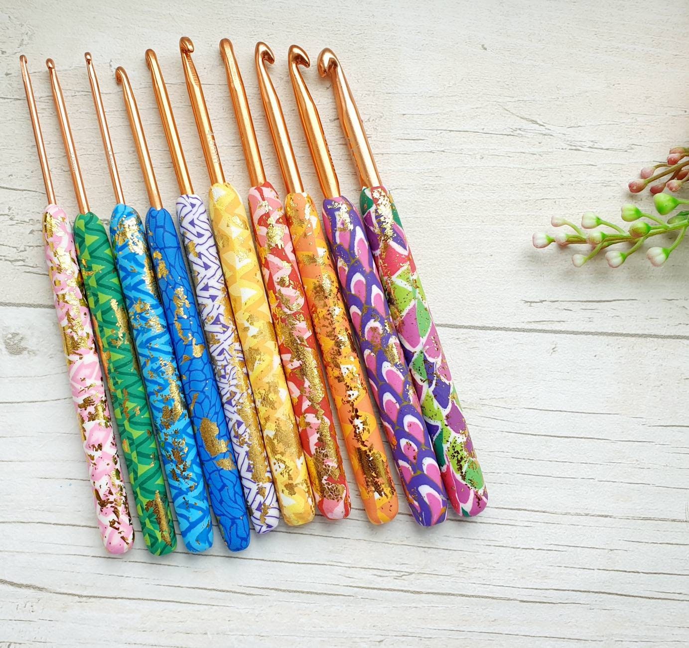 Crochet Hooks Light up Crochet Hook Set Ergonomic Grip Handles 17