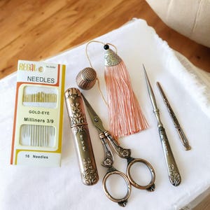 7 pieces set Sewing Kit Supply Box - Retro style sewing set - Rustic Shabby Chic Sewing Supplies