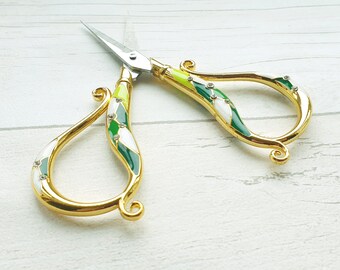 Stunning Enamel Retro style sewing scissors - Rustic Shabby Chic Sewing Supplies - Embroidery Scissors - Stocking Filler - Christmas gift