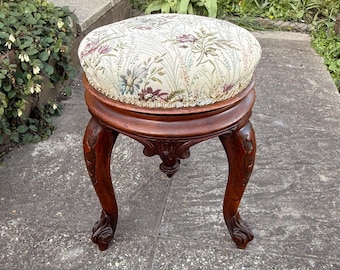 Early 20th Century Adjustable Piano Stool – Victorian Revival Carved Walnut Seat, c.1920–30