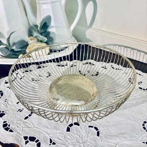 Silver Plated wire basket Paul Revere Silversmiths Silverplate Round Basket Vintage 1987