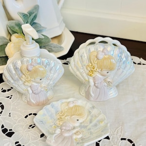 Enesco Precious moments We Are All Precious In His Sight Girl With Pearl Shell bathroom set Lotion Dispenser soap dish toothbrush holder