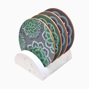 Juego de 4 posavasos con diseño del techo del Palacio Dancheong de Corea, de cuero tradicional coreano de fusión, ideal como regalo de Año Nuevo y Chuseok.