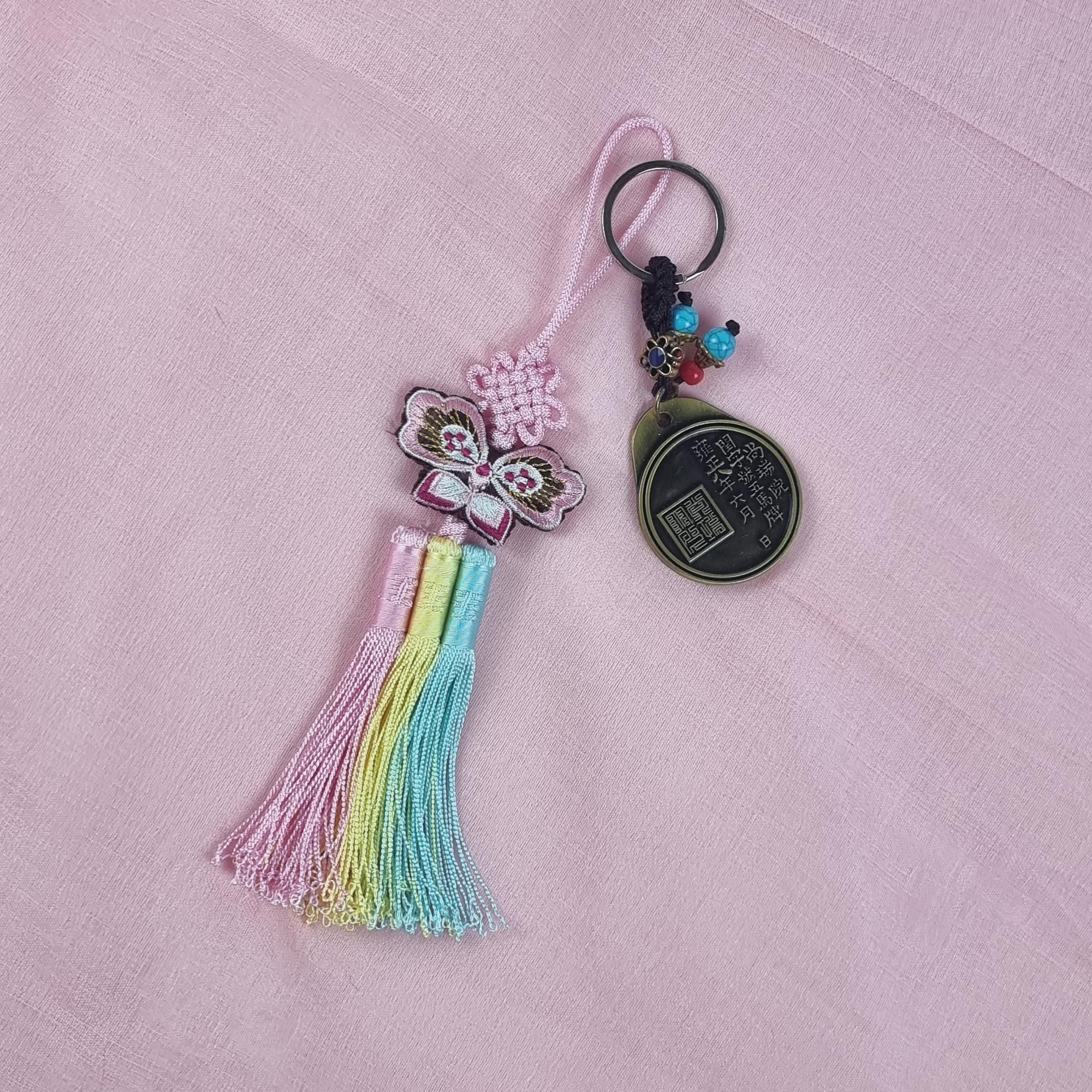 蝶のノリゲ韓国タッセルチャーム、刺繍の伝統的なキーホルダー、ピンク