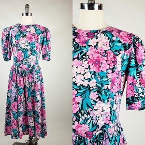 1980s Paquette Too! Floral Keyhole Short Sleeve Dress