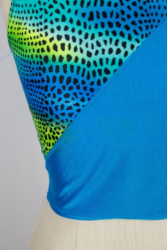 1980s Neon Green and Blue Workout Crop Top - image 7