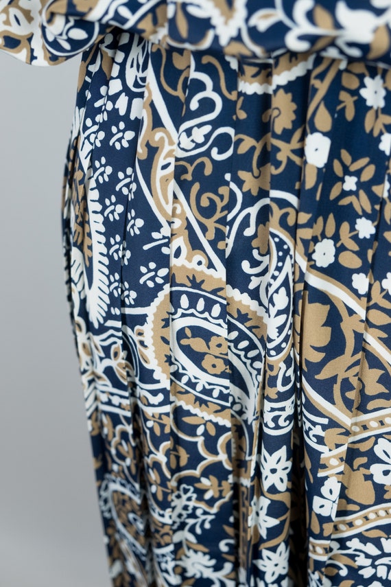 1980s Leslie Fay Navy Paisley Shirtdress - image 6