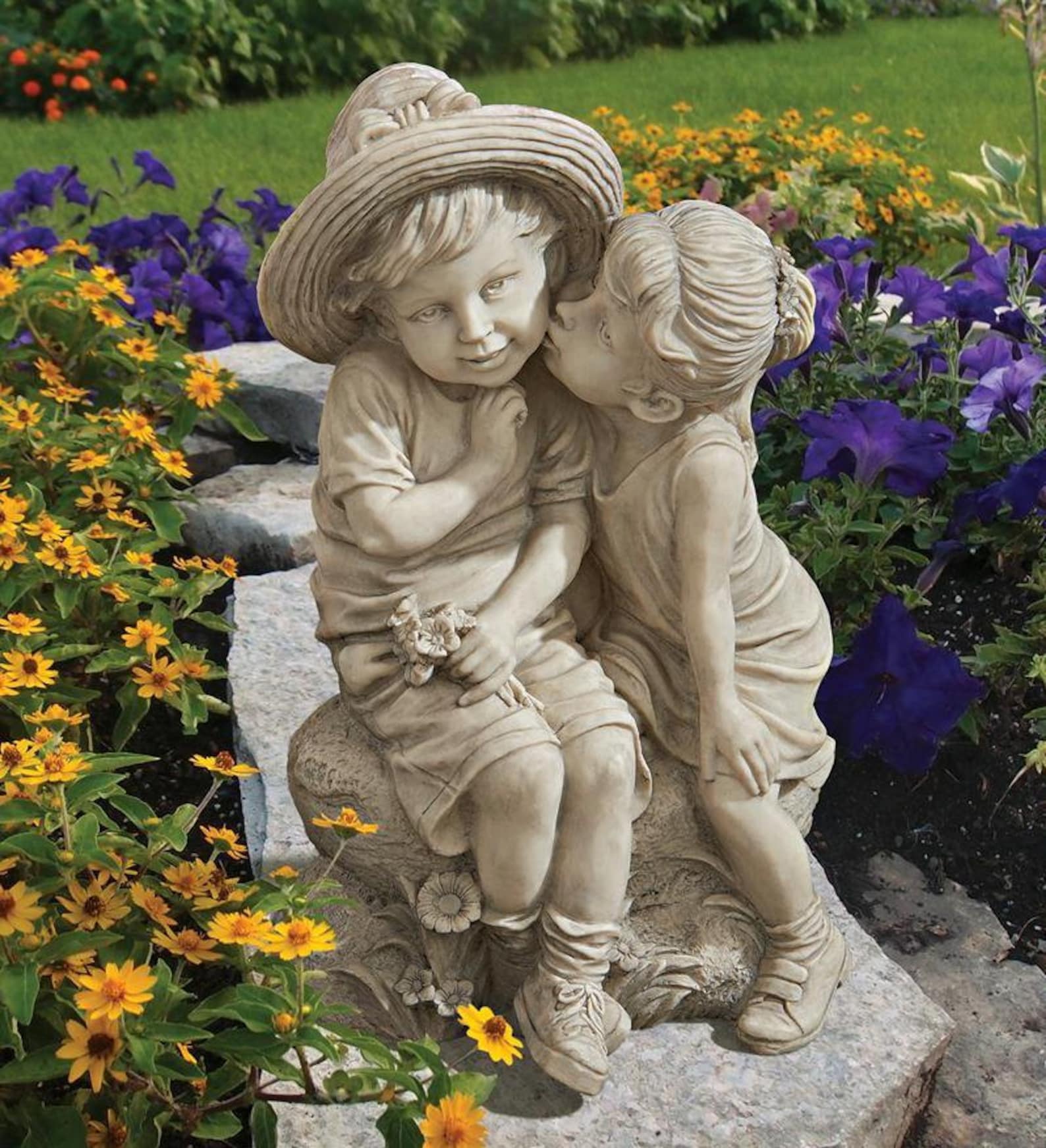 Kissing Kids Boy and Girl Garden Decor Statue Concrete Figure Etsy