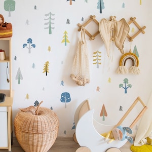 Adesivos de parede de floresta de desenho animado para quarto de criança, arte de parede escandinava para crianças, adesivos de parede para berçário, adesivos de parede de árvores da floresta em PVC para jardim de infância
