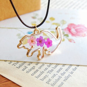 PRESSED FLOWERS, Pressed Flower Necklace, Cat Gifts, Cat Earrings, Cat Necklace, Cat Jewelry, Cat Lover Gift, Cat pendant, Mother’s Day Gift