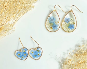 FORGET ME NOT Earrings, Birth Month Flower, Pressed Flower Earrings, Handmade Jewelry, Bridesmaid Gift, Resin Dried Flower Dangle Earrings