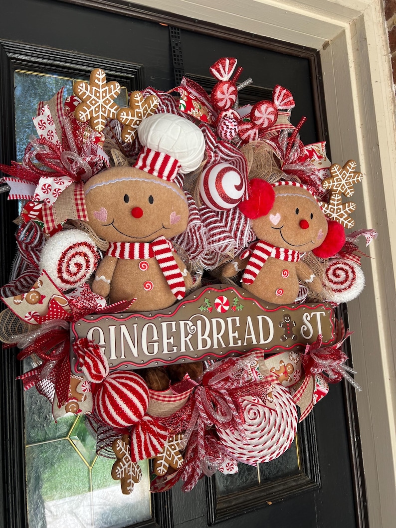 Gingerbread Couple Christmas Door Wreath: Holiday Cookie Decor - Etsy