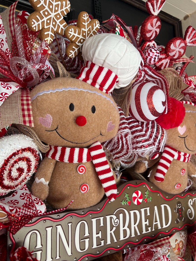 Gingerbread Couple Christmas Door Wreath: Holiday Cookie Decor - Etsy