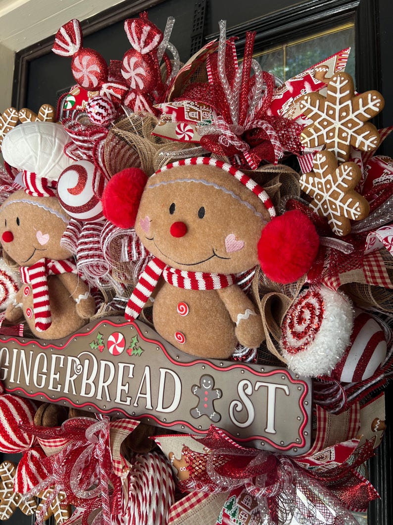 Gingerbread Couple Christmas Door Wreath: Holiday Cookie Decor - Etsy