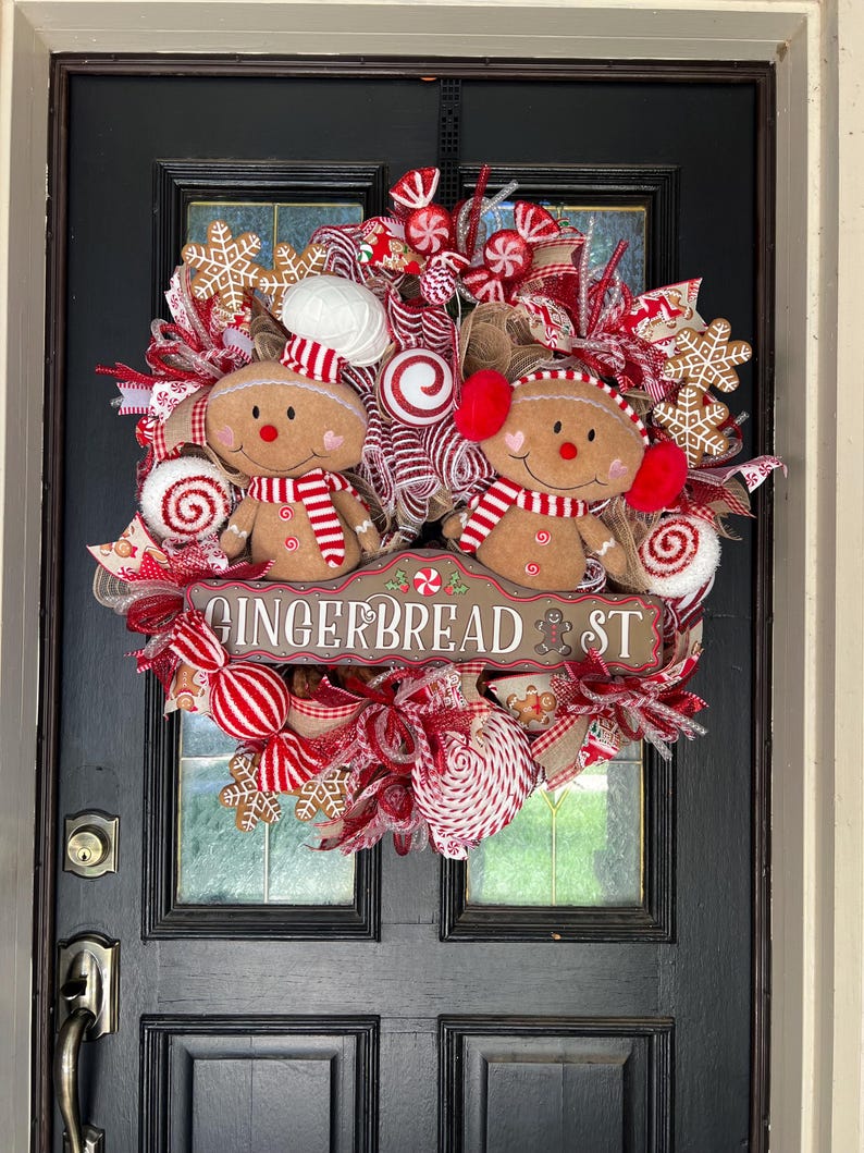 Gingerbread Couple Christmas Door Wreath: Holiday Cookie Decor - Etsy