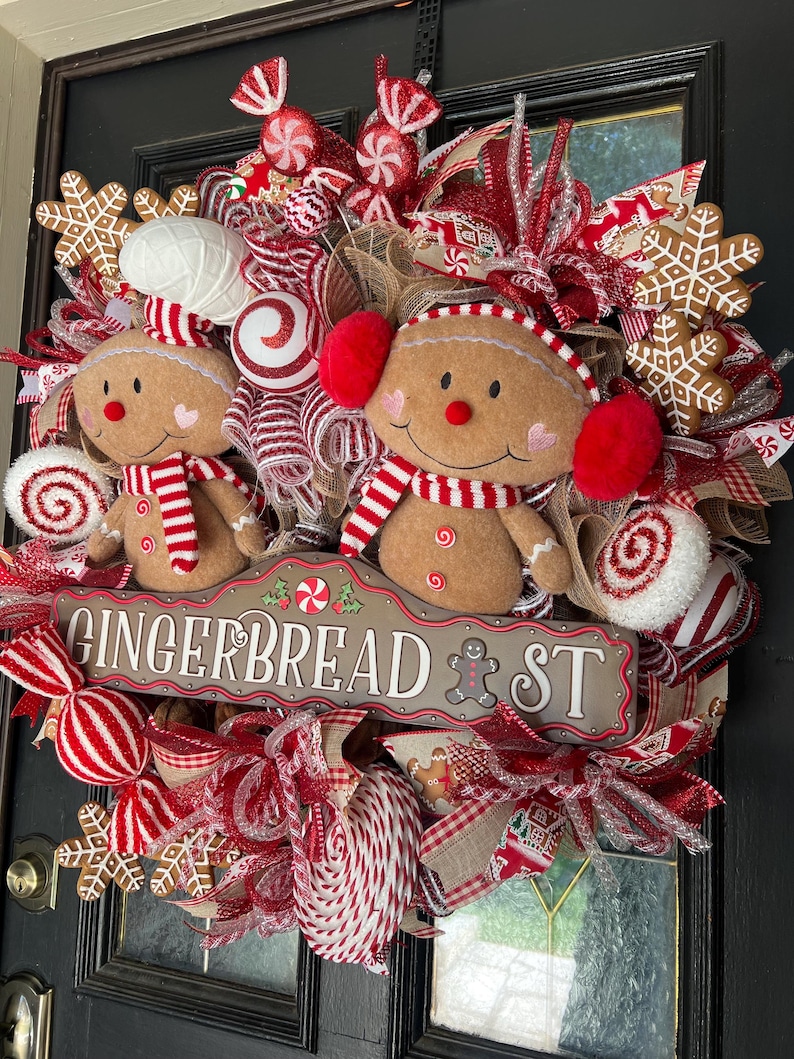Gingerbread Couple Christmas Door Wreath: Holiday Cookie Decor - Etsy