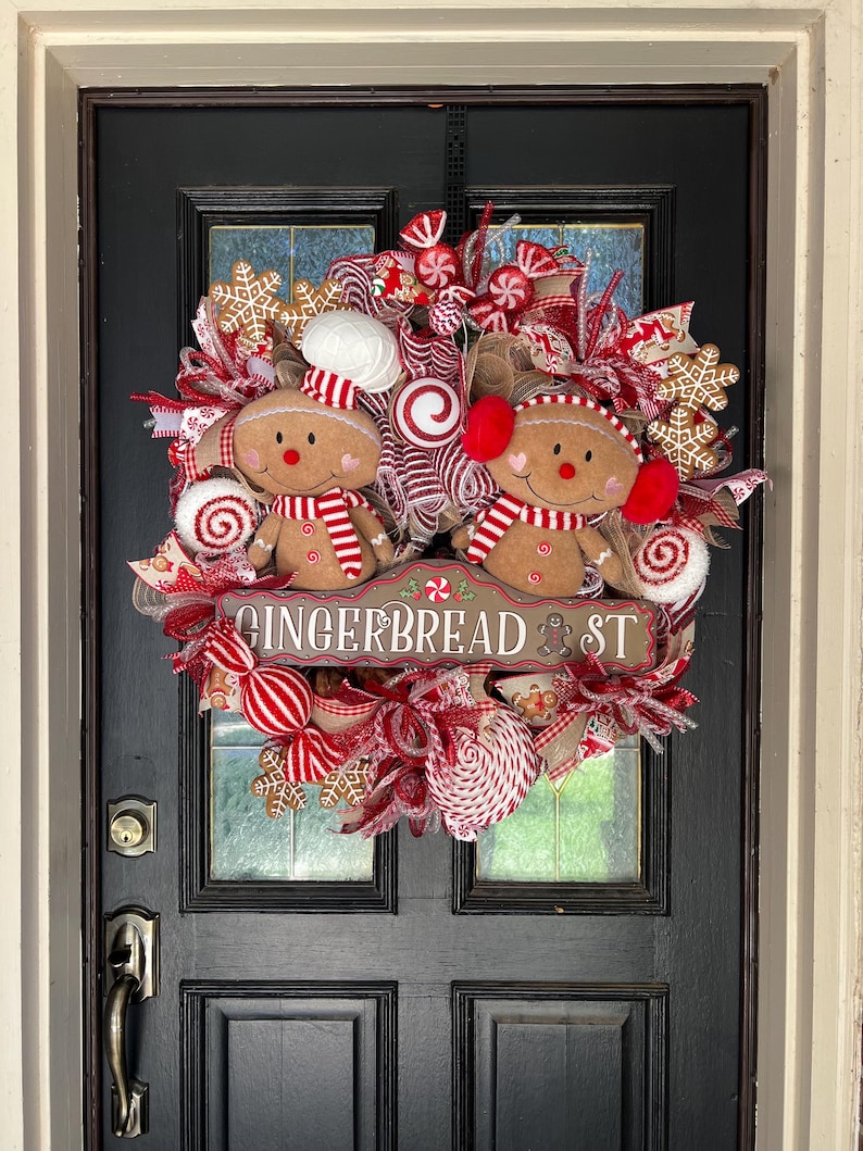 Gingerbread Couple Christmas Door Wreath: Holiday Cookie Decor - Etsy