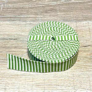 Ribete para acolchado, rayas verde hierba y blanco de 3 mm, tela 100% algodón - 5, 7, 9 u 11 yardas, rollo de 3,2 cm de ancho, doblado simple.