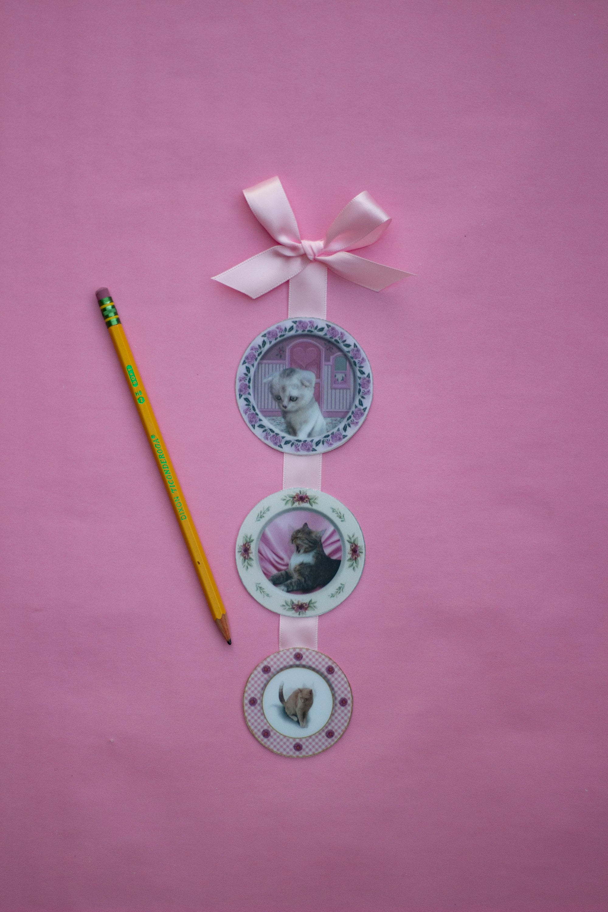 Umbridge's Mini Lenticular Cat Plates Ribbon - Etsy UK