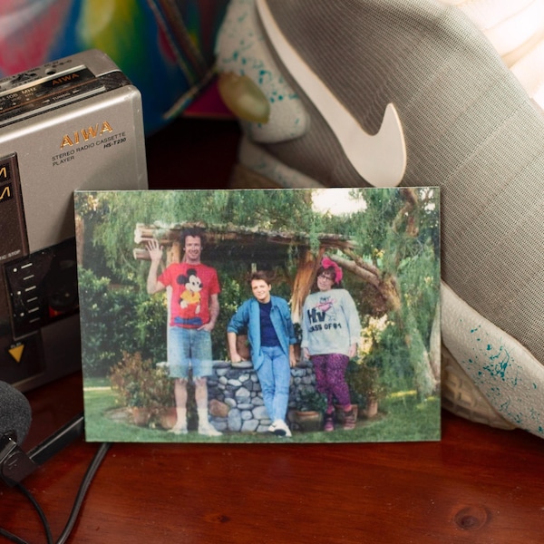 Disappearing McFly Family Photo - Lenticular Future Movie Prop Replica, Vanishing Family Art Card, Gift for Film Letterboxd Fan