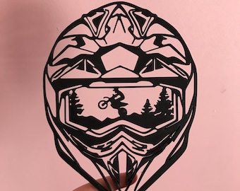 Crossmotorhelm met bergen en vuil erin!