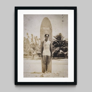 Portret plażowy legendy hawajskiego surfingu Duke&#39;a Kahanamoku, czarno-biały, artystyczny wydruk fotograficzny - dekoracja ścienna