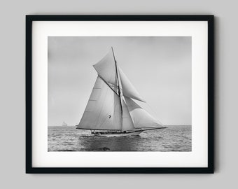 Nautische Segeln Schoner Boot schwimmt auf dem Wasser Fotografie Schwarz Weiß Fine Art Fotografie Druck - Wand Dekoration