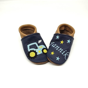 Crawling shoes with name (leather slippers, leather slippers) made of leather, tractor in various colors - handmade gift birth baptism celebration boy