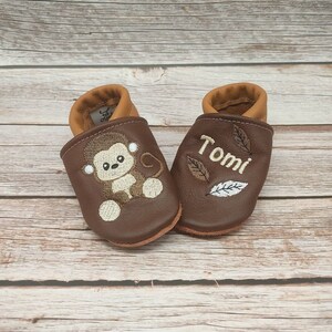 Crawling shoes with name (leather slippers, leather slippers) made of leather, monkey in various colors - Handmade gift birth baptism celebrations