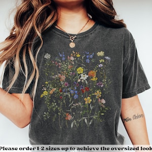 Wildflowers Shirt | Cottagecore Tshirt | Comfort Colors® Tee | Gardening Tshirt | Pressed Flowers Shirt | Boho | Dark Academia | Flower Lady