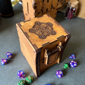 カード収納ボックス、DnD カードボックス、DnD、DnD アクセサリー、DnD ギフト、ダンジョンズ&ドラゴンズ アクセサリー、卓上 RPG アクセサリー