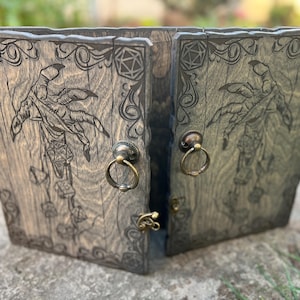DM screen, Dungeon Master Screen, GM Screen, Wooden dm Screen, DnD DM Screen, Dungeons and Dragons, Game Master Screen, DnD gift, dnd screen