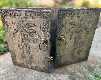 DM screen, Dungeon Master Screen, GM Screen, Wooden dm Screen, DnD DM Screen, Dungeons and Dragons, Game Master Screen, DnD gift, dnd screen