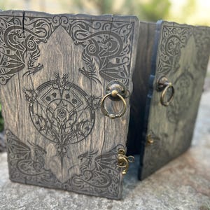 DM screen, Dungeon Master Screen, GM Screen, Wooden dm Screen, DnD DM Screen, Dungeons and Dragons, Game Master Screen, DnD gift, dnd screen