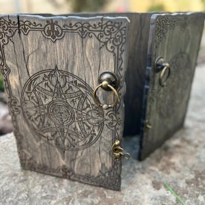 DM screen, Dungeon Master Screen, GM Screen, Wooden dm Screen, DnD DM Screen, Dungeons and Dragons, Game Master Screen, DnD gift, dnd screen