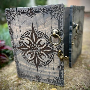 DM screen, Dungeon Master Screen, GM Screen, Wooden dm Screen, DnD DM Screen, Dungeons and Dragons, Game Master Screen, DnD gift, dnd screen