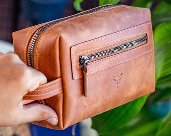 Leder Personalisierte Handtasche für Ihn, Herren Dopp Kit mit Reißverschluss geschlossen und extra innen Seitentaschen, Leder Dopp Kit für Sie