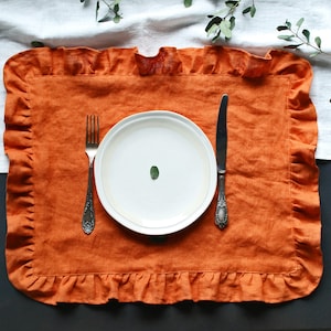 Ruffle Linen Double layer placemat. Natural stonewashed linen placemat. Double Linen placemant Ruffle placemat.