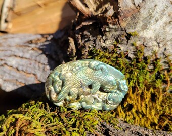 Labradorit-Eidechse schnitzen